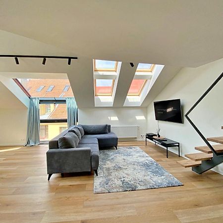 Loft 1 Bd Old Town Apartment By Hostlovers Kaunas Dış mekan fotoğraf