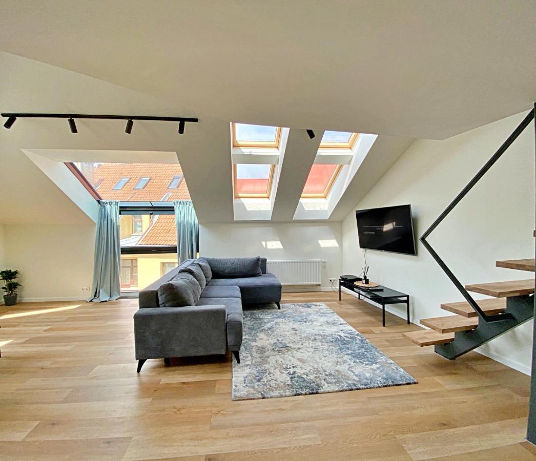 Loft 1 Bd Old Town Apartment By Hostlovers Kaunas Dış mekan fotoğraf