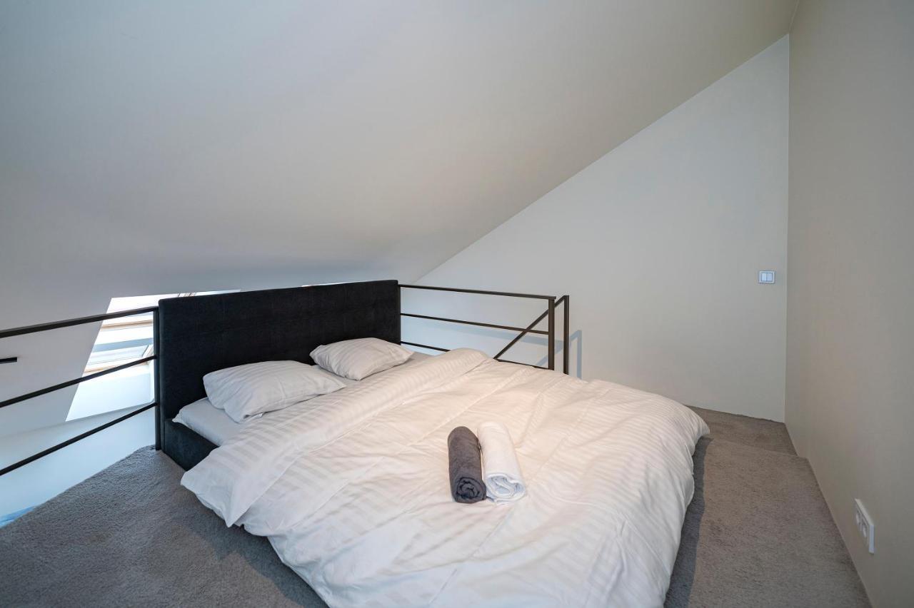 Loft 1 Bd Old Town Apartment By Hostlovers Kaunas Dış mekan fotoğraf