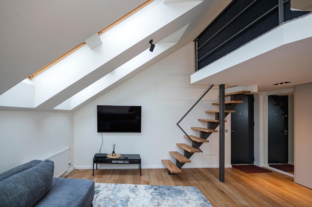 Loft 1 Bd Old Town Apartment By Hostlovers Kaunas Dış mekan fotoğraf